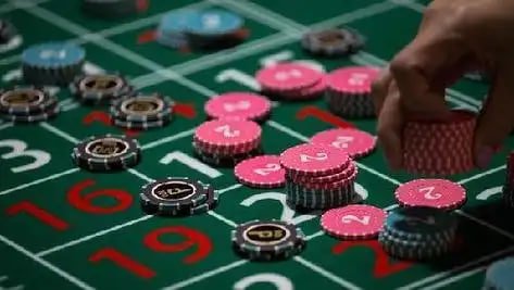 rm100 slot